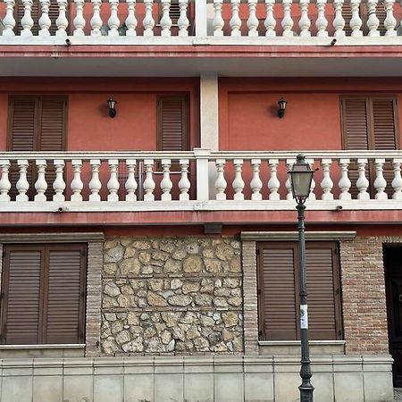 Casa Vacanza Donna Laura Barcellona Pozzo di Gotto Exterior foto