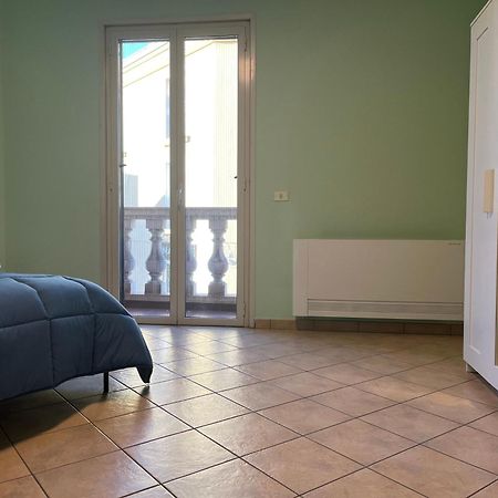 Casa Vacanza Donna Laura Barcellona Pozzo di Gotto Exterior foto