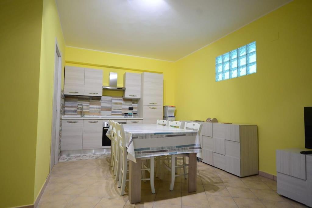 Casa Vacanza Donna Laura Barcellona Pozzo di Gotto Exterior foto