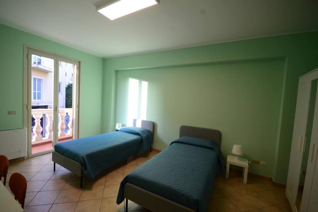 Casa Vacanza Donna Laura Barcellona Pozzo di Gotto Exterior foto