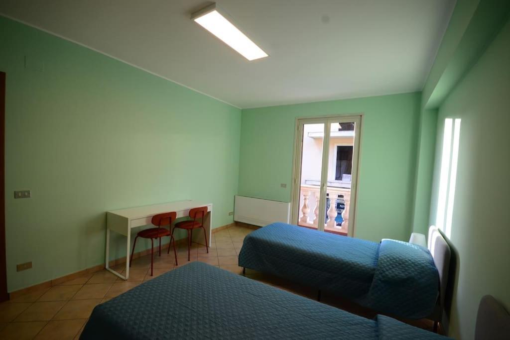 Casa Vacanza Donna Laura Barcellona Pozzo di Gotto Exterior foto