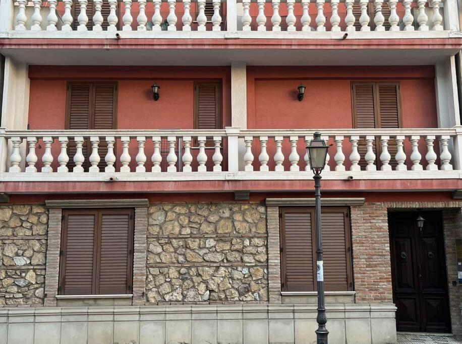 Casa Vacanza Donna Laura Barcellona Pozzo di Gotto Exterior foto